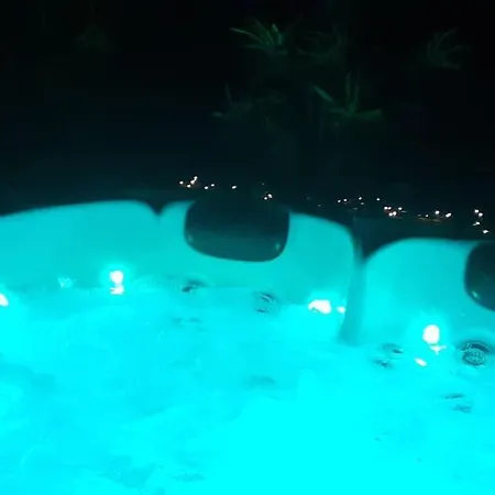 Jacuzzi Au Lemon Tree Et Charme Des Pierres Dorees *